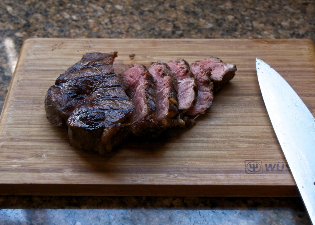<img alt="sliced steak"/>