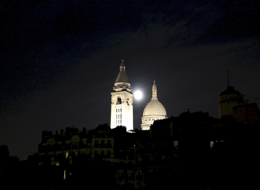 Sacre Coeur at night